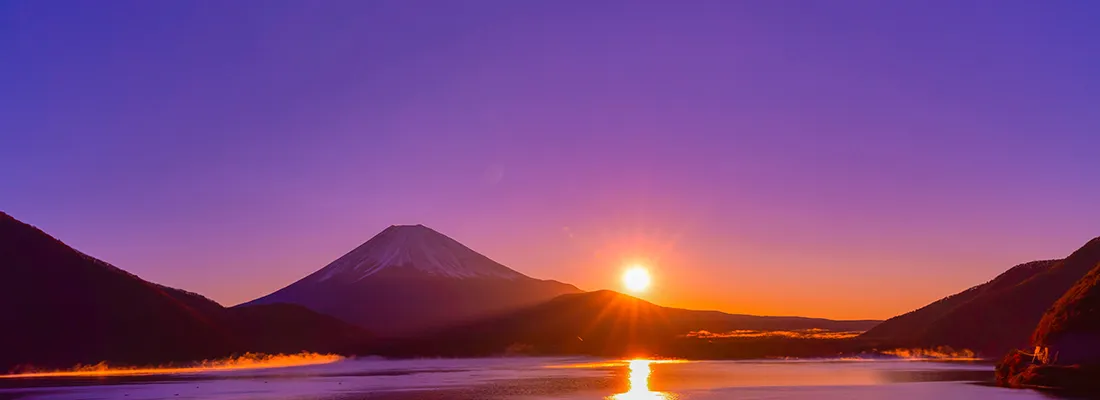 夕日と富士山の画像